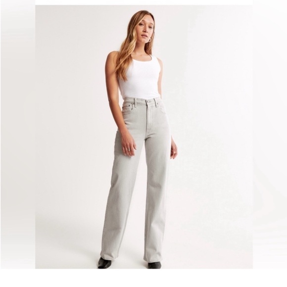 Abercrombie & Fitch High Rise 90’s Relaxed Jeans - Picture 1 of 11